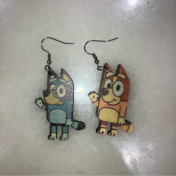 Jewelry - NEW Bluey and Bingo Waving Wooden Earrings